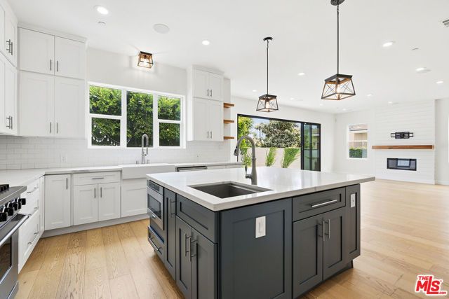 8308 Mcconnell Avenue, Los Angeles, CA 90045