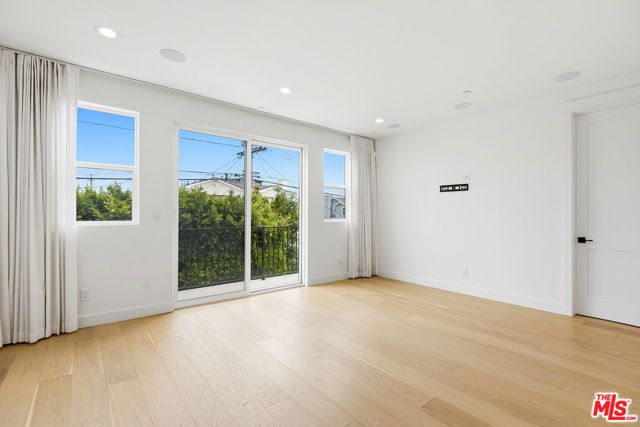 8308 Mcconnell Avenue, Los Angeles, CA 90045