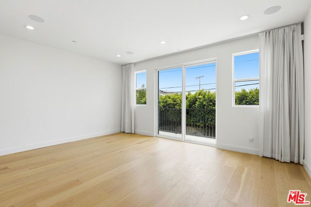 8308 Mcconnell Avenue, Los Angeles, CA 90045