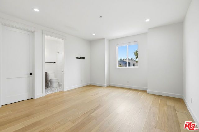 8308 Mcconnell Avenue, Los Angeles, CA 90045