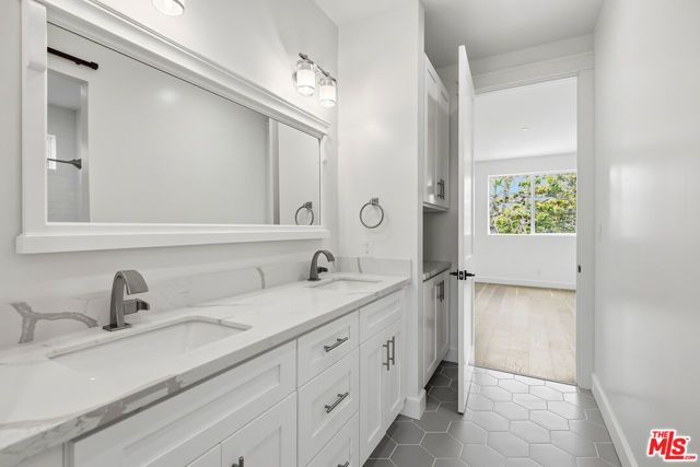 8308 Mcconnell Avenue, Los Angeles, CA 90045