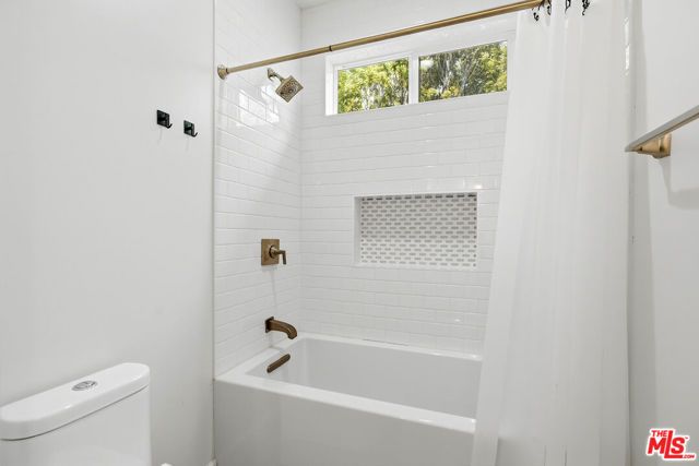 8308 Mcconnell Avenue, Los Angeles, CA 90045