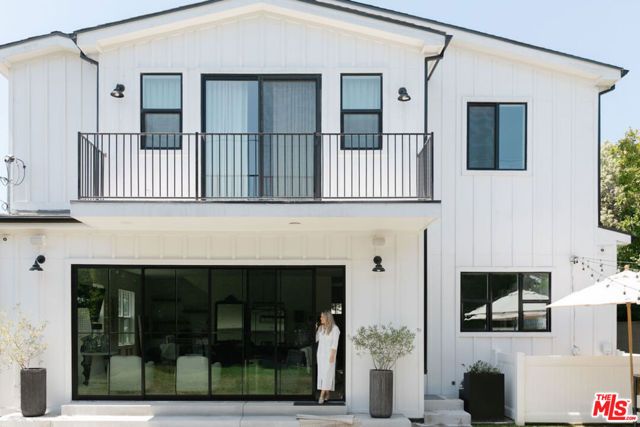 8308 Mcconnell Avenue, Los Angeles, CA 90045