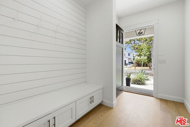 8308 Mcconnell Avenue, Los Angeles, CA 90045