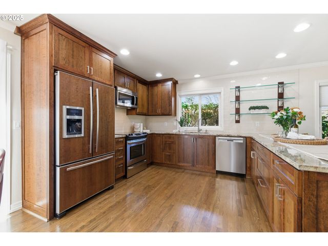 32465 Sw LAKE POINT Ct, Wilsonville, OR 97070