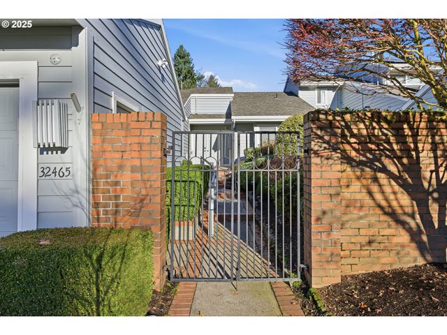 32465 Sw LAKE POINT Ct, Wilsonville, OR 97070