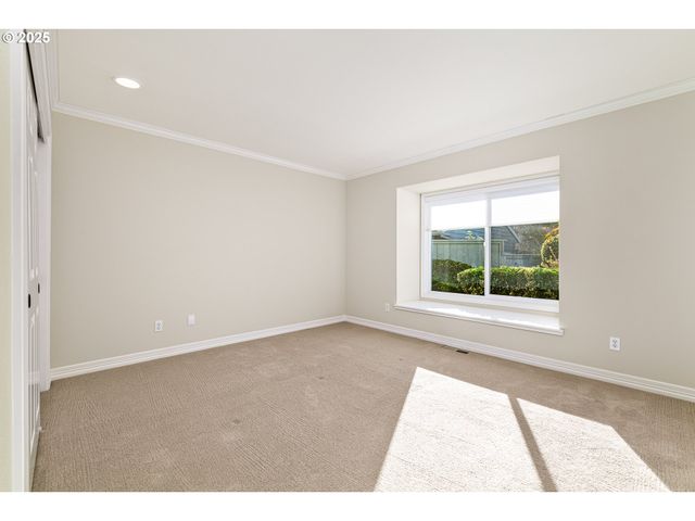 32465 Sw LAKE POINT Ct, Wilsonville, OR 97070