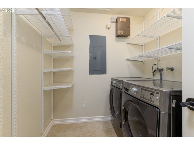 32465 Sw LAKE POINT Ct, Wilsonville, OR 97070