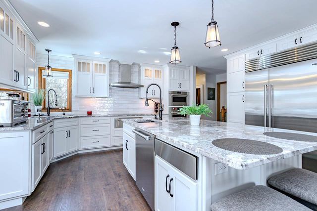 1401 WOODLAND RIDGE ROAD, Wausau, WI 54403