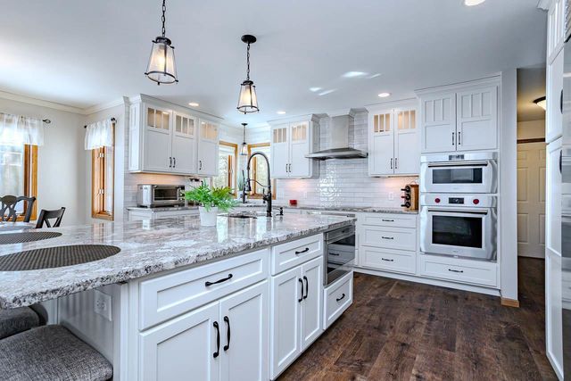 1401 WOODLAND RIDGE ROAD, Wausau, WI 54403