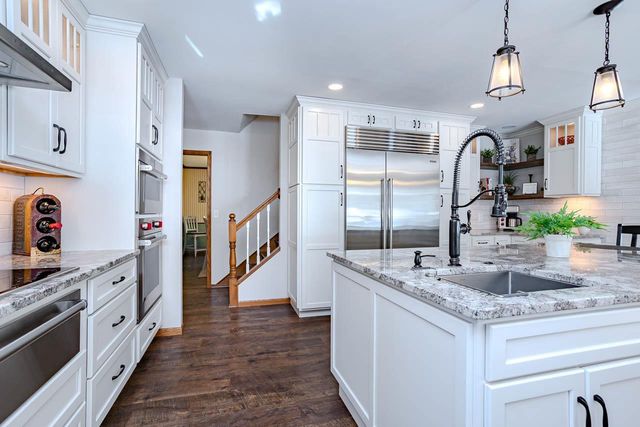 1401 WOODLAND RIDGE ROAD, Wausau, WI 54403