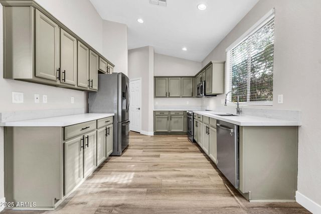 2430 S DRAGOON Drive, Chandler, AZ 85286