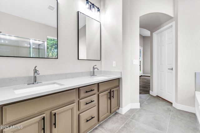 2430 S DRAGOON Drive, Chandler, AZ 85286