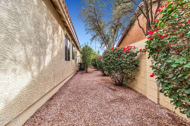 2430 S DRAGOON Drive, Chandler, AZ 85286