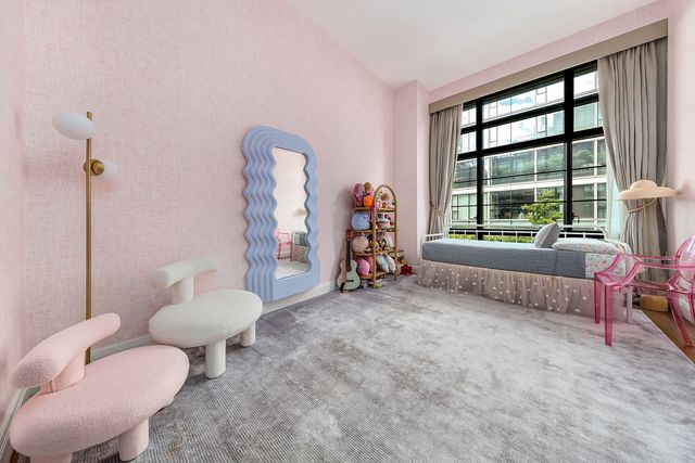 150 Charles St Apt M2, New York City, NY 10014
