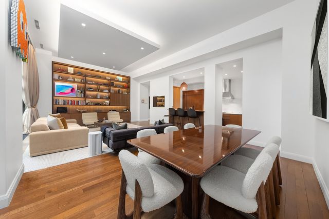 150 Charles St Apt M2, New York City, NY 10014
