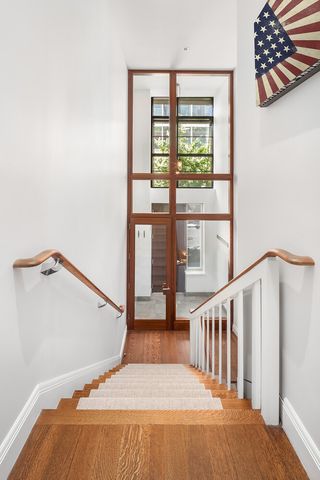 150 Charles St Apt M2, New York City, NY 10014