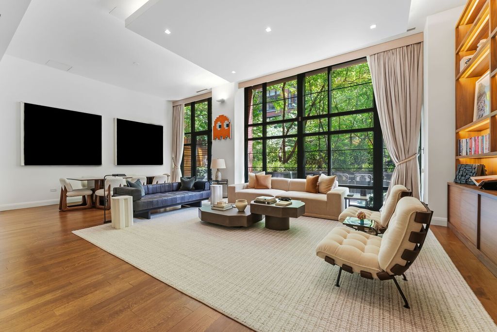 150 Charles St Apt M2, New York City, NY 10014