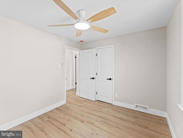 204 E MILL RD, Maple Shade, NJ 08052