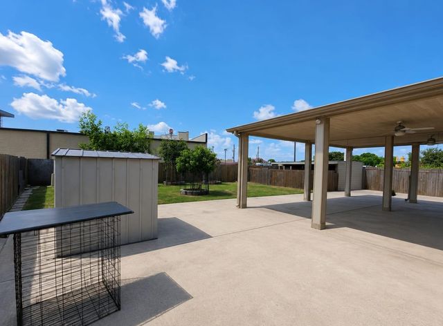 2507 Yellow Buckeye Ct, Houston, TX 77038