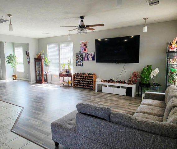2507 Yellow Buckeye Ct, Houston, TX 77038