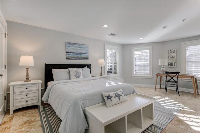 4 Barney Street, Newport, RI 02840