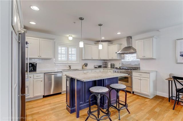 4 Barney Street, Newport, RI 02840
