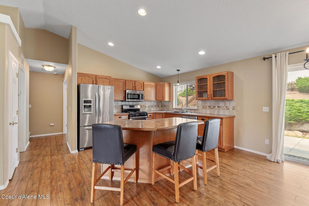 701 E Kokanee Dr, Post Falls, ID 83854 photo 4