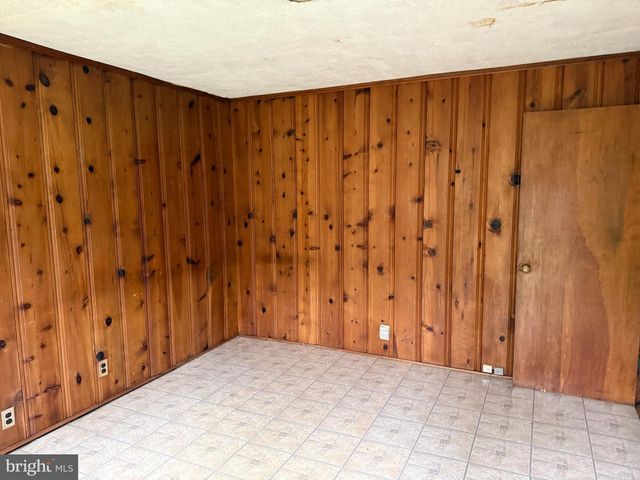 2713 GLEN AVE, Baltimore, MD 21215