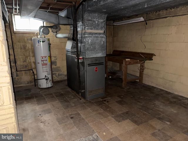 2713 GLEN AVE, Baltimore, MD 21215