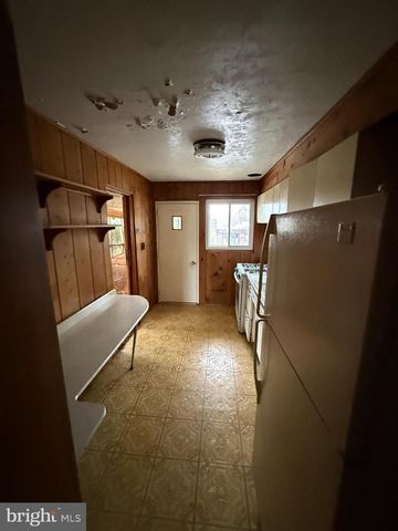 2713 GLEN AVE, Baltimore, MD 21215
