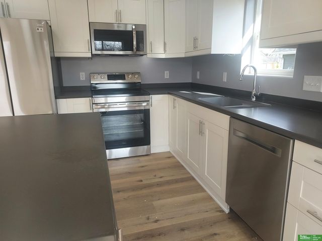 1823 N East Avenue, York, NE 68467