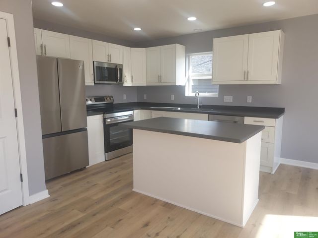 1823 N East Avenue, York, NE 68467