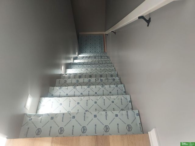 1823 N East Avenue, York, NE 68467