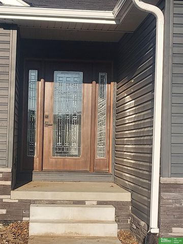 1823 N East Avenue, York, NE 68467