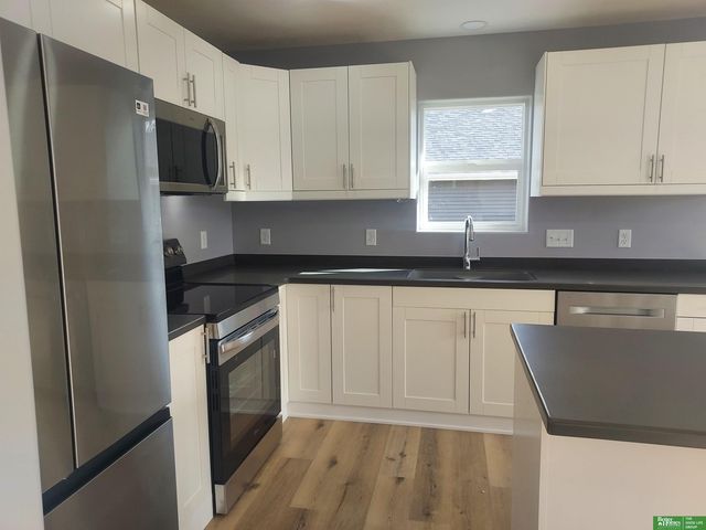 1823 N East Avenue, York, NE 68467