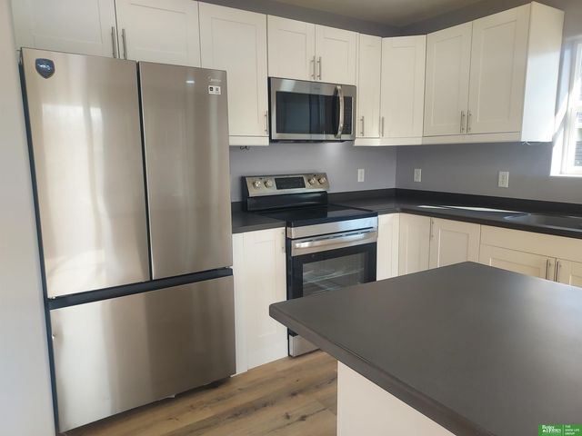 1823 N East Avenue, York, NE 68467