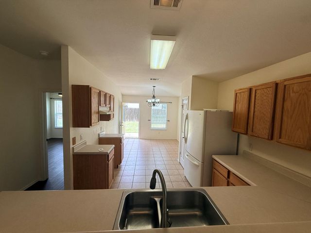 116 Spur CV, Kyle, TX 78640