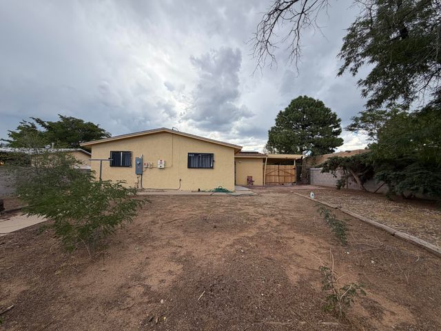 517 Ida Place NE, Albuquerque, NM 87123