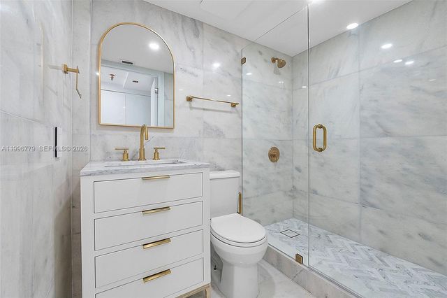 540 Brickell Key Dr 928, Miami, FL 33131