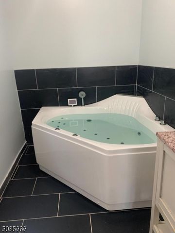 852 S 13Th St, Newark City, NJ 07108