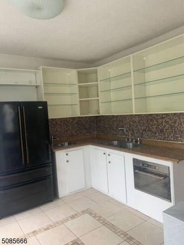 852 S 13Th St, Newark City, NJ 07108