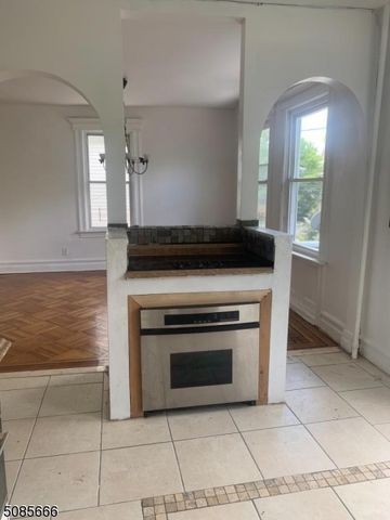 852 S 13Th St, Newark City, NJ 07108