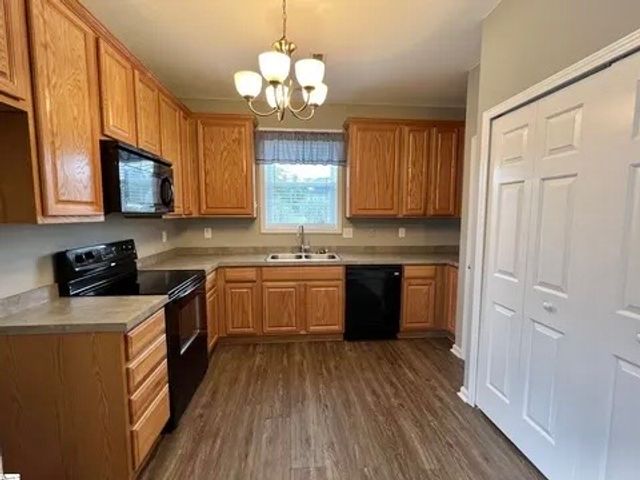 104 Maravista Avenue, Greenville, SC 29617