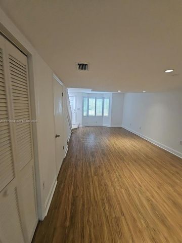 7870 SW 102nd Ln, Miami, FL 33156