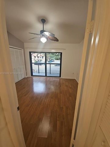 7870 SW 102nd Ln, Miami, FL 33156