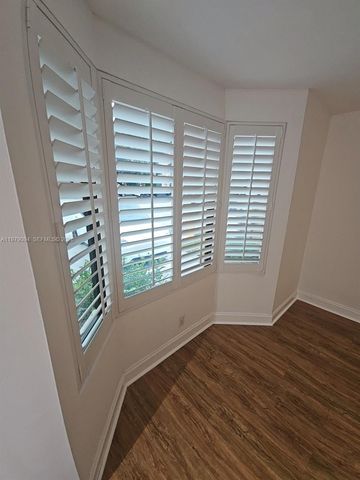 7870 SW 102nd Ln, Miami, FL 33156