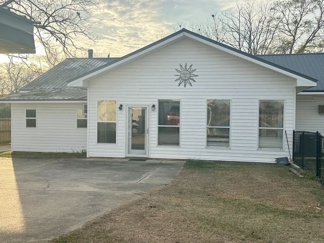 460 Lawrence Street, Slocomb, AL 36375