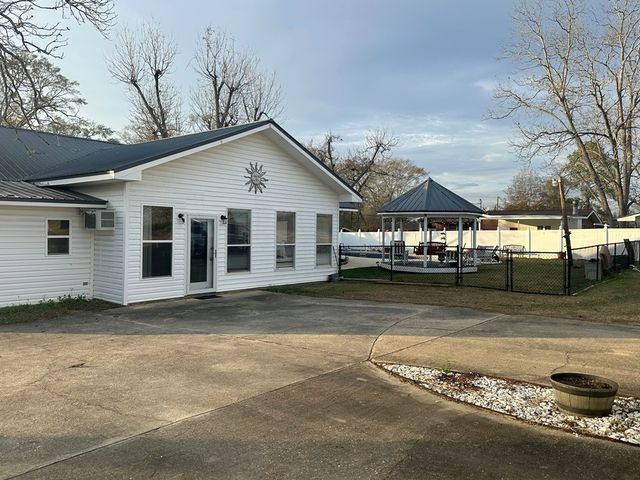 460 Lawrence Street, Slocomb, AL 36375