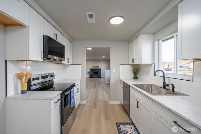 643 W Loop Drive, Moses Lake, WA 99357